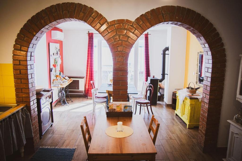 Abonyi Tarkaborju Udvarhaz Apartmán Abony